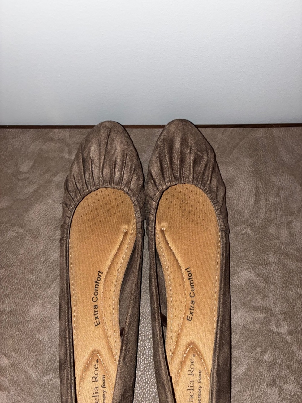 Ophelia Roe Ophelia Roe Ramona Pleat ballet Flat Slip-On Shoes Women's Size 8W